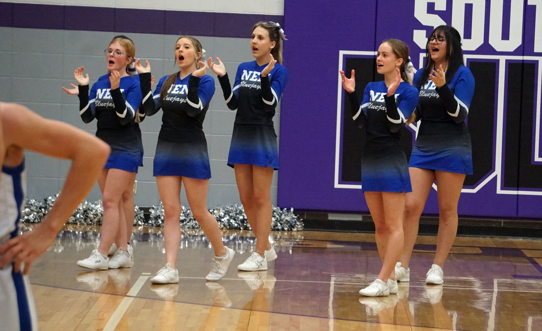 22-01-20 NEN cheer5.jpg